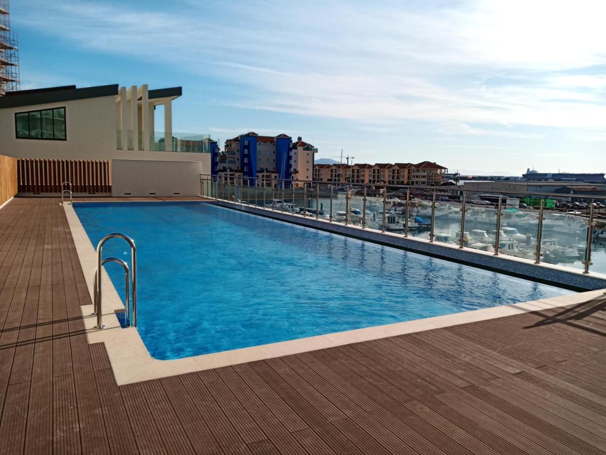 Kings Wharf Quay29 - Large Studio Apartment With 3 Pools - Gym - Rock Views - Holiday And Short Let Apartments In Gibraltar Exterior foto