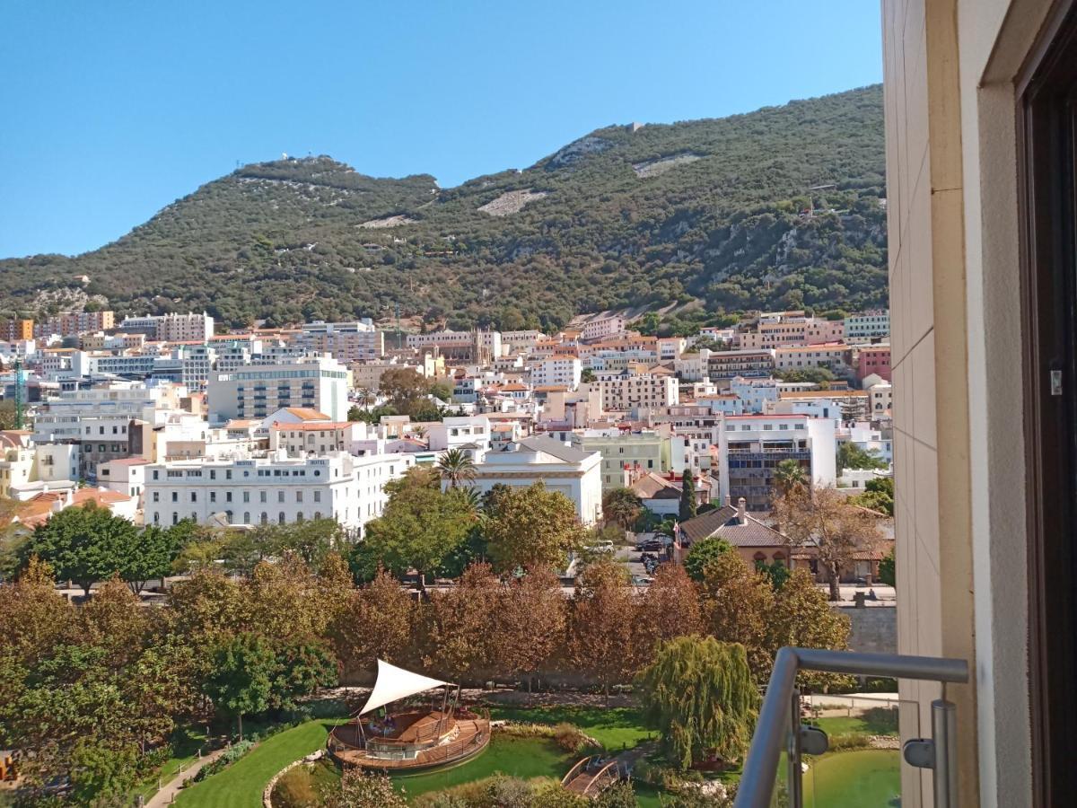 Kings Wharf Quay29 - Large Studio Apartment With 3 Pools - Gym - Rock Views - Holiday And Short Let Apartments In Gibraltar Exterior foto