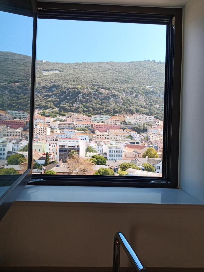 Kings Wharf Quay29 - Large Studio Apartment With 3 Pools - Gym - Rock Views - Holiday And Short Let Apartments In Gibraltar Exterior foto