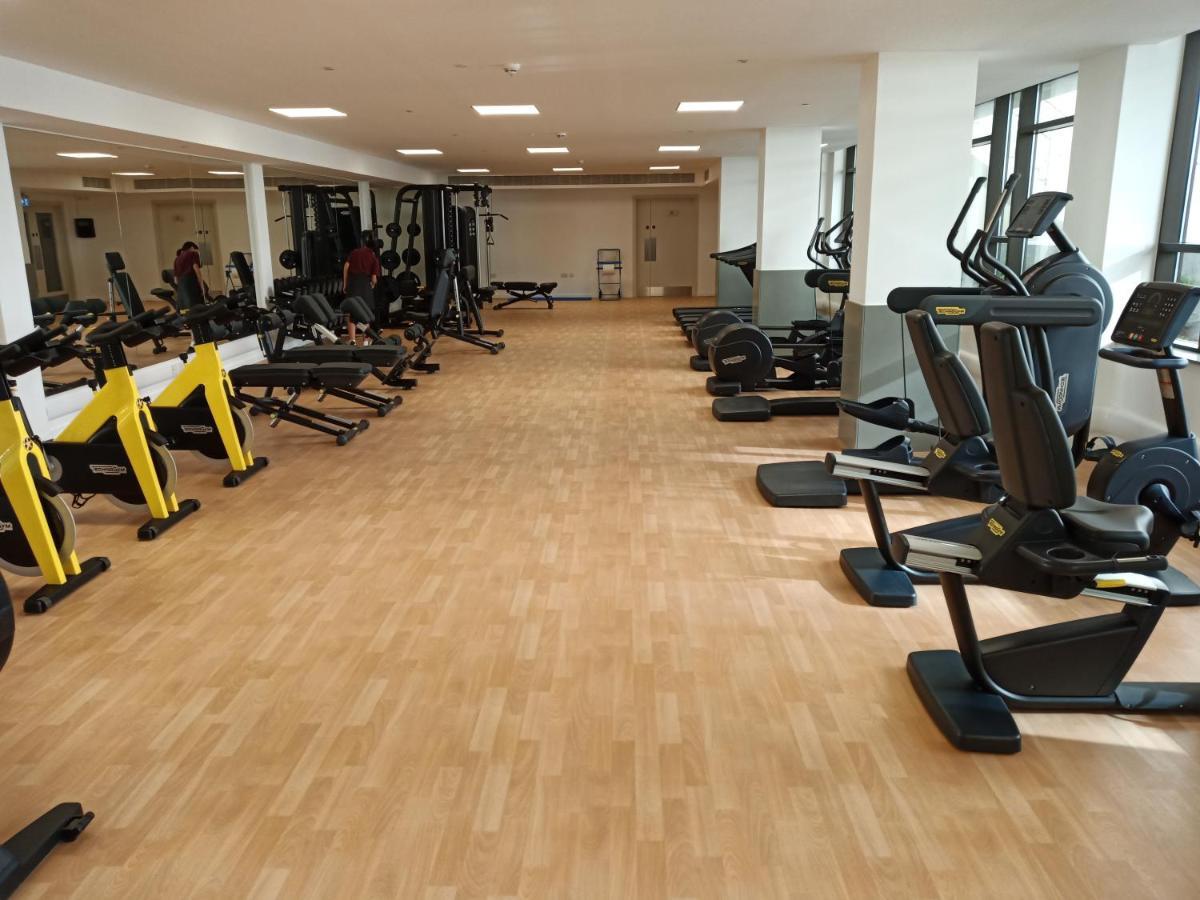 Kings Wharf Quay29 - Large Studio Apartment With 3 Pools - Gym - Rock Views - Holiday And Short Let Apartments In Gibraltar Exterior foto