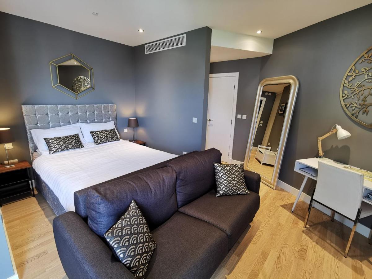 Kings Wharf Quay29 - Large Studio Apartment With 3 Pools - Gym - Rock Views - Holiday And Short Let Apartments In Gibraltar Exterior foto